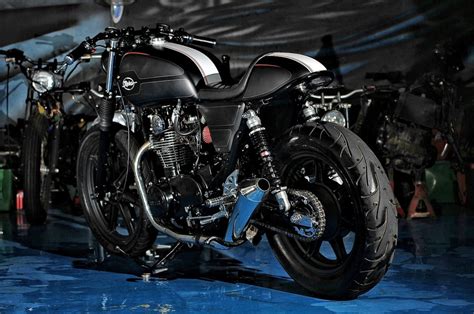 Modified Yamaha Xs650 Appears To Love Its Stealthy Cafe Racer Garments