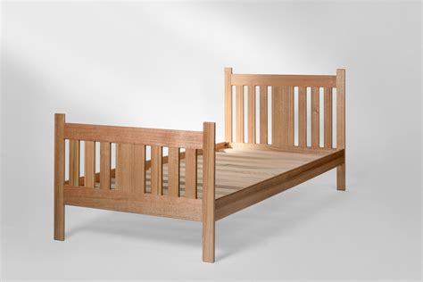 Imagine a mattress made of heat, herbal solid wooden. Natural Wood Single Bed frame : Poole's Design
