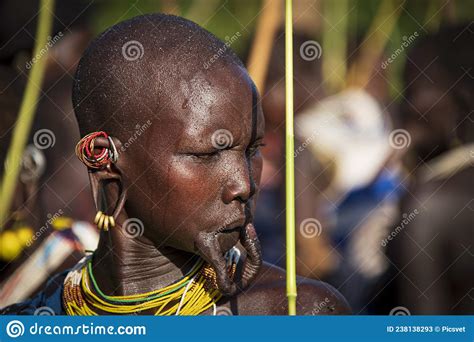 Femmes De La Tribu Africaine Mursi Surma Ethiopie Photo Stock éditorial Image Du Vivant