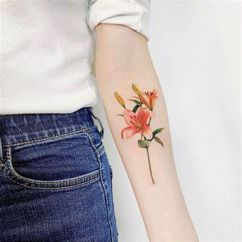 Top 65 Best Lily Tattoo Ideas 2021 Inspiration Guide Lily Tattoo Tiger Lily Tattoos Lily
