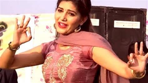 Haryanvi Dancer Sapna Choudhary Dance On Bandook Chalegi Song Viral Video Hindi Filmibeat