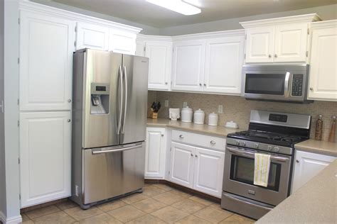 Select from the three different room layouts for a package that comes complete with kitchen units, doors and drawer fronts, handles and hinges, all delivered to your door. everywhere beautiful : Kitchen Remodel: Big Results on a Not So Big Budget