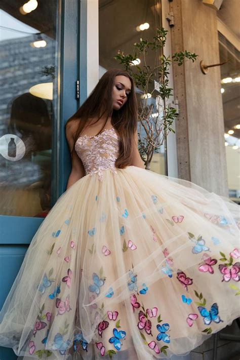 Since 2004, we've been connecting buyers and sellers of new, sample and used wedding dresses and bridal party gowns. Ball Gown Tea Length Sweetheart Sleeveless Layers Floral ...