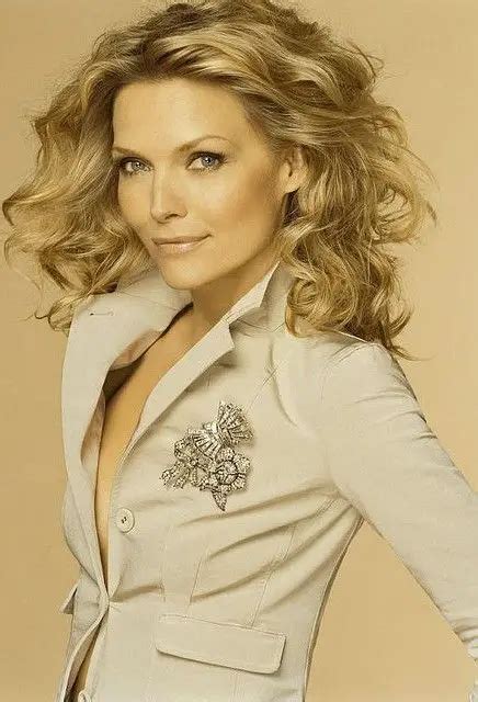 Michelle Pfeiffer Bra Size Age Weight Height Measurements