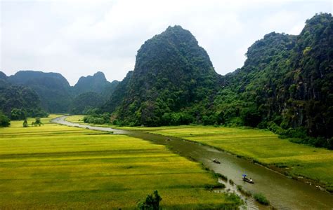 Tam Coc Ninh Binh Viet Nam In 2020 Cool Places To Visit Places To