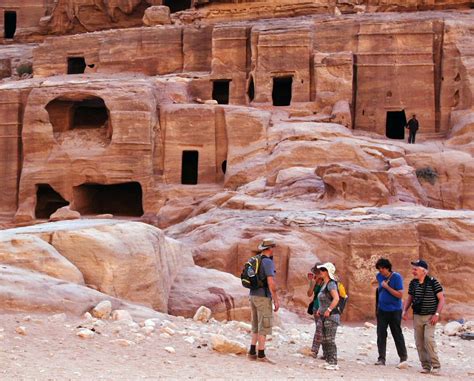 Hatalmasat fordult a világ nem egy év, hanem hónapok alatt a 19 éves vámos petrával. PETRA - El Tesoro y 7 Curiosidades de la Ciudad Perdida ...
