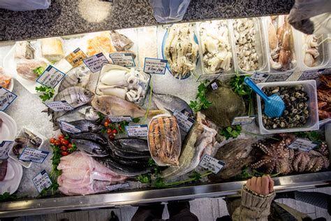 Budapests La Pescheria Seafood Shop Sells Mediterranean Delights