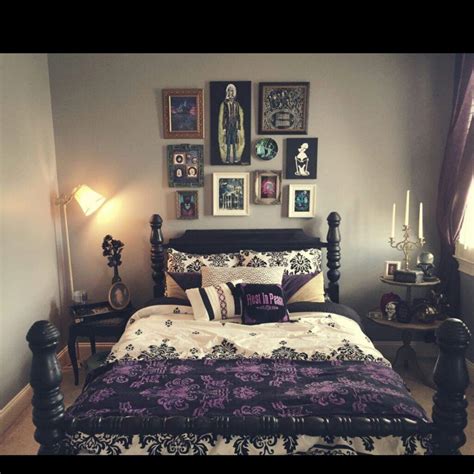 Creepy home decor, goth home decor, halloween bedroom, gothic house. Horror Home Decor - Bedroom | Horror Amino