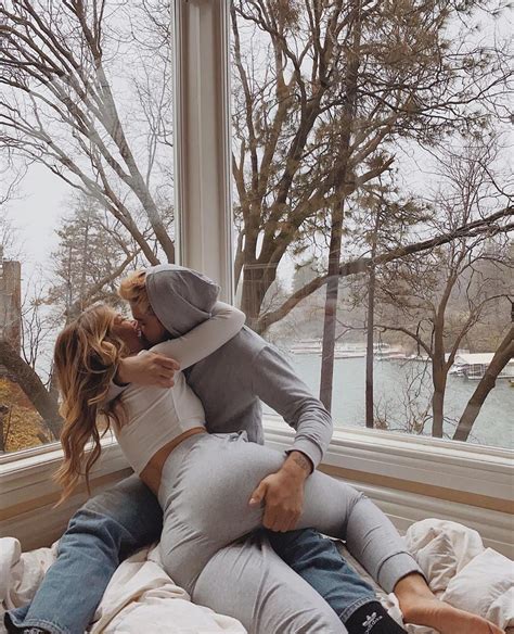Winter Love In 2020 Cute Couples Goals Couple Goals Teenagers Cute Couples Photos