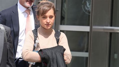 Smallville Actress Allison Mack Pleads Guilty In Sex Cult Case Euronews
