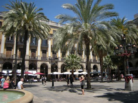 Guide du tourisme à barcelone. Place Royale, Barcelone