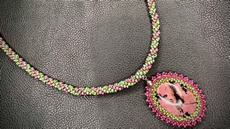 3 Beads Herringbone Twist Necklace Easy Way 💎 Beadednecklace