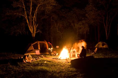 Campfire Campfire Lights Up Surrounding Site 25 Second Ex Flickr