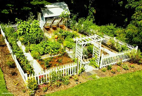 Every square inch matters in a small vegetable garden. Home Vegetable Garden Design Phenomenal Best Small | Home ...