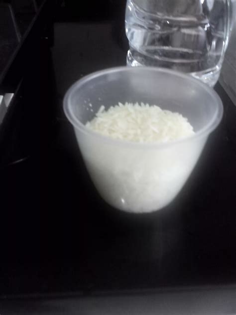 Seperti kebanyakan bubur beras dibuat untuk memanfaatkan nasi sisa, pengukuran bukanlah hal standar jika anda menginginkan bubur dengan rasa lebih gurih dan kaya rasa, kaldu merupakan pilihan. Cara Membuat Bubur Bayi Dengan Rice Cooker