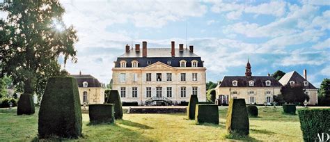13 Of The Most Elaborate French Châteaux Ever Featured In Ad