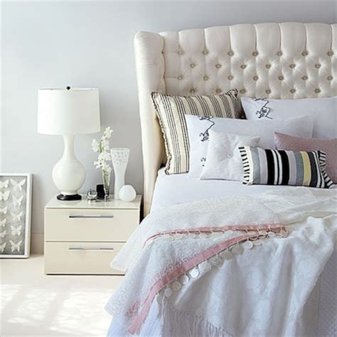 Designed of a delicate shear fabric, the bedding is so. Feminine Bedroom Ideas For A Mature Woman - TheyDesign.net ...