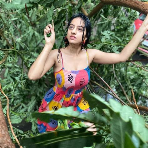 Deepika Singh Photoshoot Amid Cyclone Tauktae And Heavy Rain In Mumbai Cyclone Tauktae से नहीं