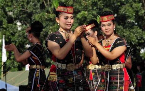 Tarian Tradisional Daerah Sumatera Utara Blogsiana Com