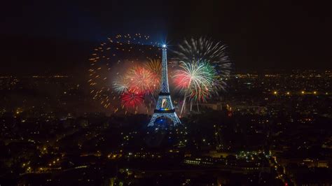 🥇 Eiffel Tower Paris Fireworks Wallpaper 42736