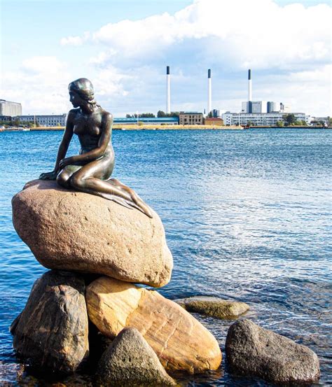 Little Mermaid Statue In Copenhagen Denmark Editorial Photography
