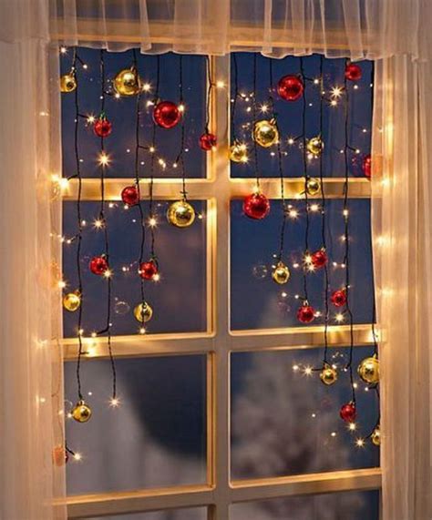 20 Simple Window Christmas Decorations For Brighten Your Indoor Check
