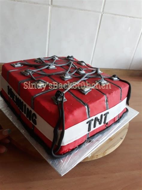 Wer gerne minecraft spielt wird von diesem creeper kuchen begeistert sein. Tnt-würfel mit fondant #minecraft-torte #tnt-torte #jungs ...
