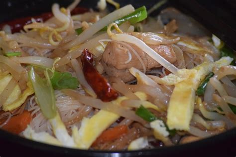 Food Vishesham Rice Vermicelli With Chicken And Bean Sprouts