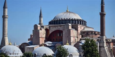 Yaptığı açıklamalar sebebiyle akp tarafından görevinden alınan eski ayasofya i̇mamı mehmet boynukalın, sosyal medya hesabından tepki çeken bir paylaşım yaptı. Ayasofya ne zaman müze olmuştur? - Yeni Akit