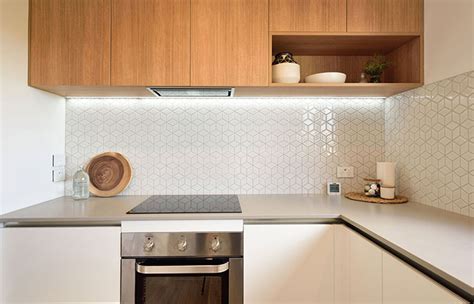 Stone kitchen splashback wall while marble and granite may be the most common materials used in a kitchen, a stone wall adds visual interest and texture to a white kitchen. Best Kitchen Splashback Ideas - Tile Space