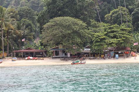 They have their own beatiful clean beach. Muhammad Qul Amirul Hakim: Coral Bay, Pulau Perhentian ...