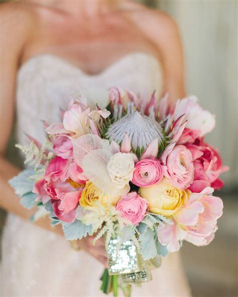 41 stunning ranunculus wedding bouquets martha stewart weddings