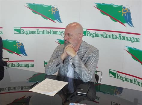 Qui sotto, riporteremo anche le regole imposte dalle ordinanze regionali, nel caso non vengano scavalcate dalle regole imposte dalla zona arancione. BONACCINI CONFERMA: "EMILIA-ROMAGNA IN ZONA GIALLA DA ...