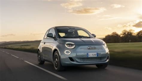 New All Electric Fiat 500 Named Drivingelectrics Car Of The Year