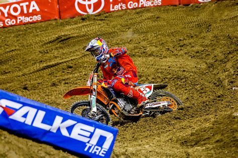 Ryan dungey was a professional motorcycle rider, who won supercross 35 times. How Ryan Dungey Won the 2015 Supercross Championship