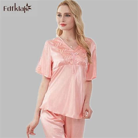Pijama Feminino New Brand Short Sleeve Silk Satin Pajama Set Sexy V Neck Summer Pajamas Women