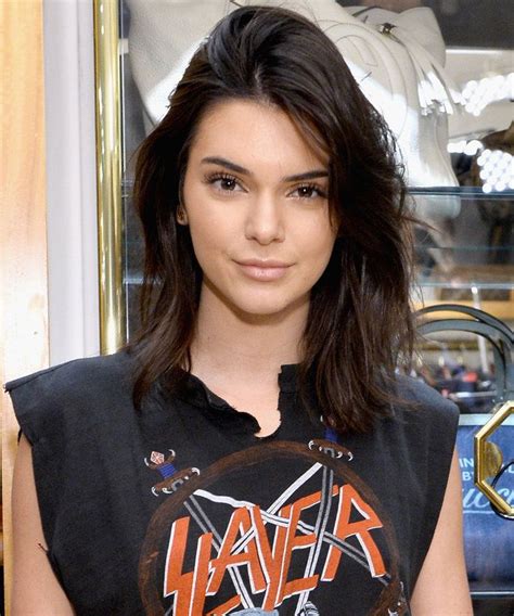 Kendall Jenner Demos How To Wear Jewelry With Denim Kendall Jenner Skin Kendall Jenner Hair