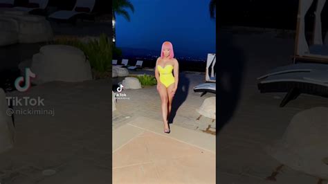 Nicki Minaj Entrain De Se Déshabiller 🥺😳😰😮🙊🙉 Youtube