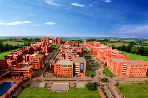 Amity University Noida Admission Courses Fees Placement Scholarship