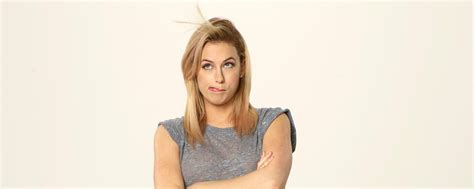Iliza shlesinger's new man is hiding something. Iliza Shlesinger | Forever 31