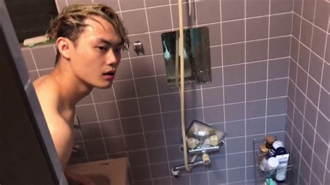 Japanese Dad Drowns His Sons Nintendo Switch While He Is In The Shower Youtube