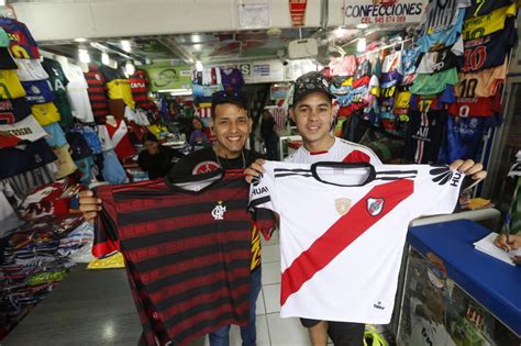 Perdió en el 'camiotito' y recibió doloroso castigo. River Plate vs. Flamengo EN VIVO: final de la Copa ...
