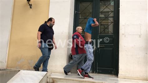 Jun 19, 2021 · «ναύτης βγήκε στη στεριά» και «σώσε με»: Τραγωδία στη Δάφνη: Νεκρός ο 70χρονος! Αυτοκτόνησε αφού ...