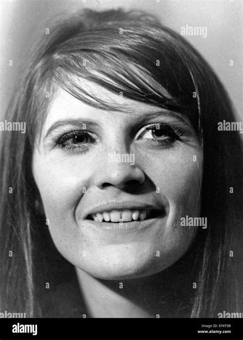 britische sängerin sandie shaw großbritannien 1960er jahre british pop singer sandie shaw