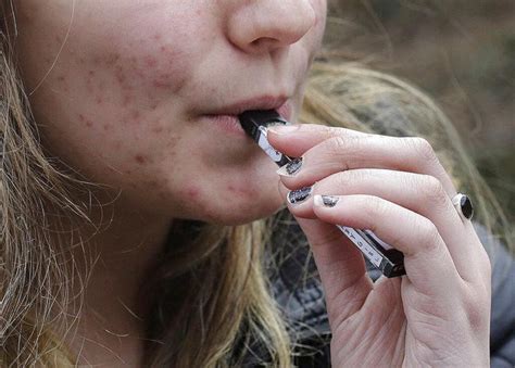 Florida Lawmakers Weigh Raising Age For Smoking Vaping