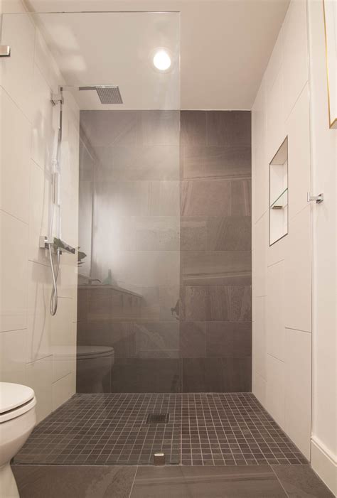 Modern Contemporary Bathroom Zero Entry Curbless Shower With Frameless Shower Glass Rain