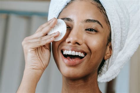 8 Great Ways To Help Your Skin Shine In 2021 Trusted Health Products