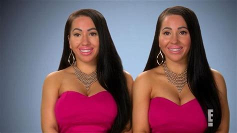 Can The Botched Doctors Give These Twins Identical Boobs E News Uk