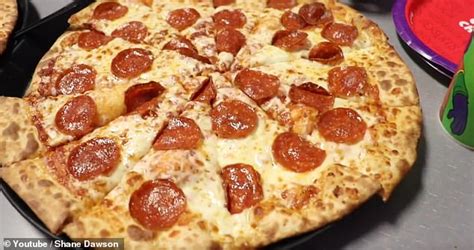 Chuck E Cheeses Denies Recycling Old Pizzas After Viral Video Daily