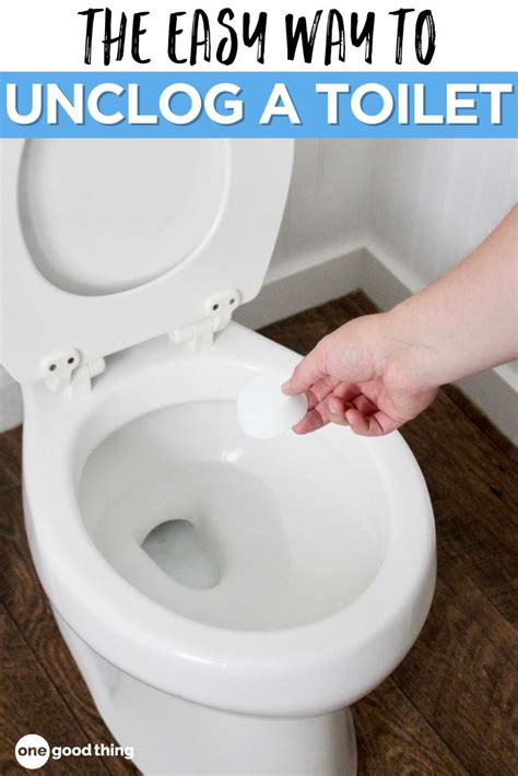 How To Unclog A Toilet Fast Clogged Plunge Unclog Plunger Correctly